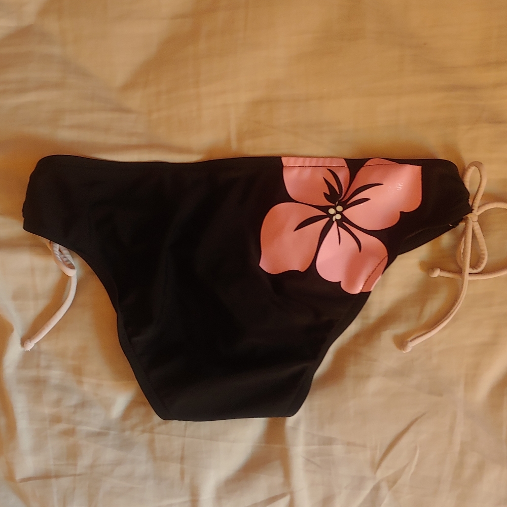 Xhilaration medium bikini bottom pink and black